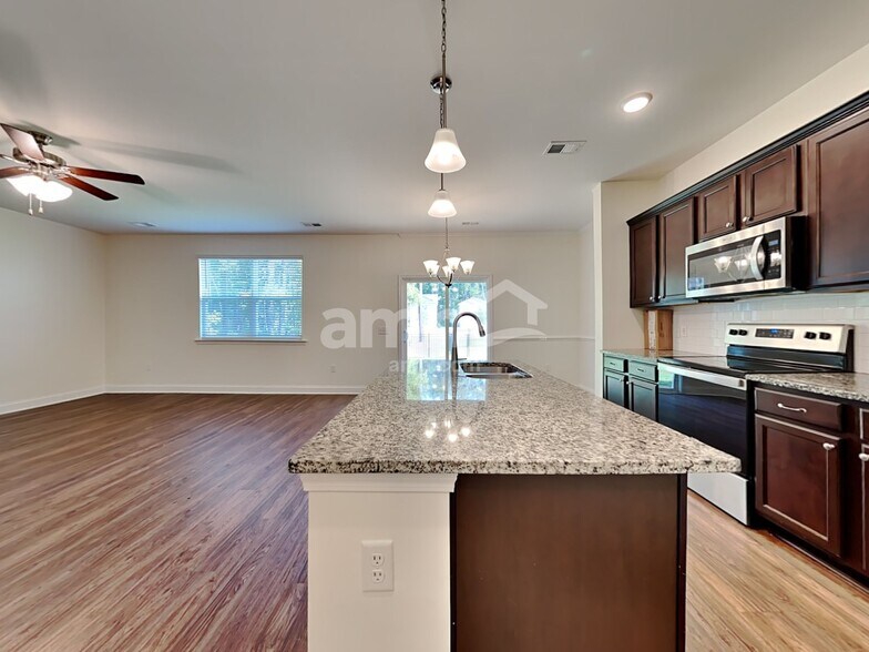 Building Photo - 508 West St