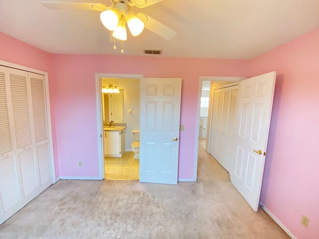 Building Photo - 3708 Molona Dr