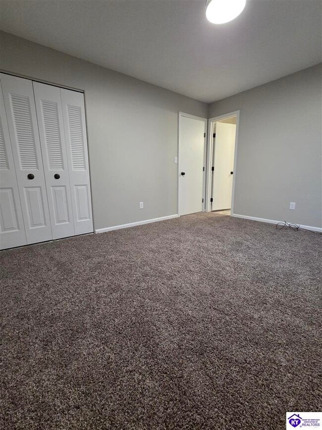 Building Photo - 526 Rose Creek Dr