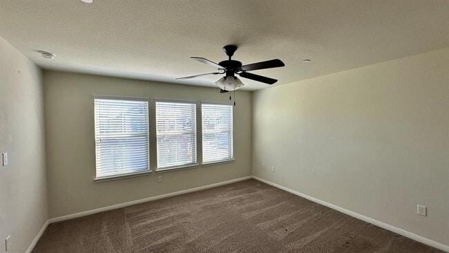 Building Photo - 2304 S Lakeline Blvd