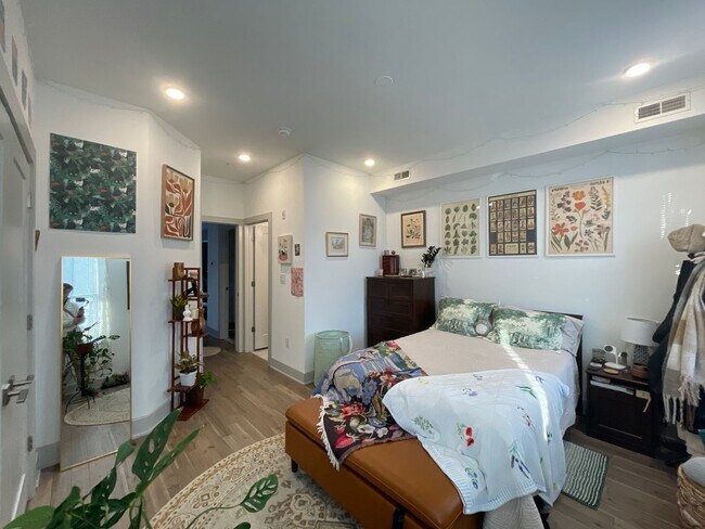 Building Photo - 3213 Haverford Ave