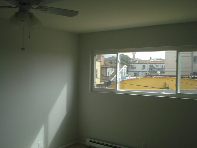 Building Photo - OCEAN VIEW 2 BDRM 2 BA CONDO FOR LEASE