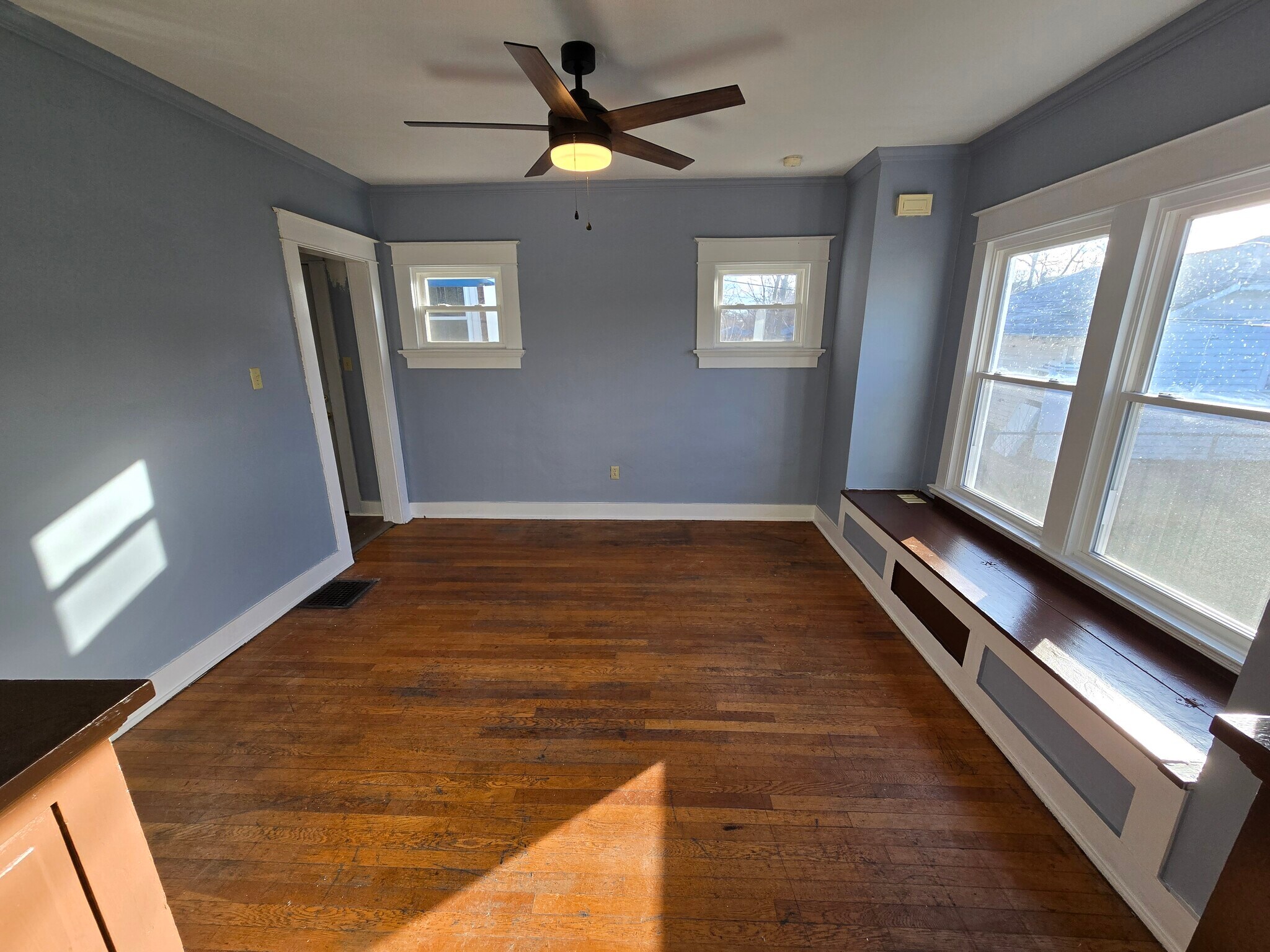 Building Photo - 526 Richmond Ave