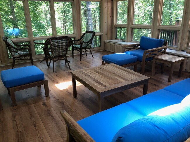 Building Photo - 33 Channel Ln