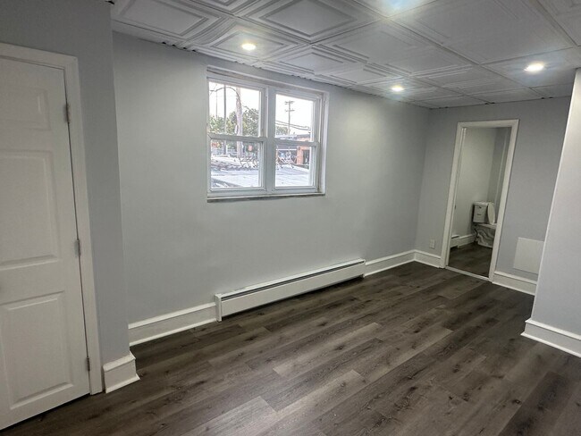 Building Photo - 217 Wiltshire Rd