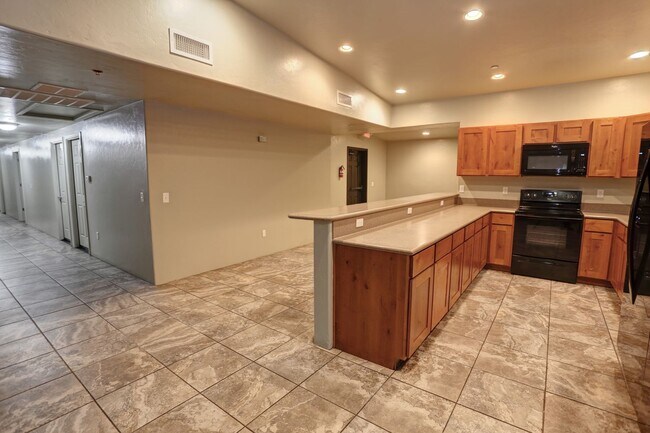 Primary Photo - 50 N Mountain Ave