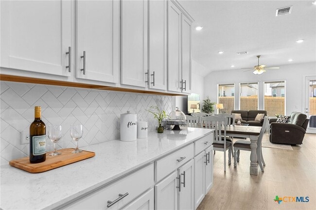 Building Photo - 2132 Magnolia Hl Dr