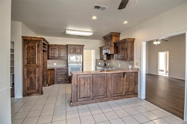 Building Photo - 1400 N St Charles Ave