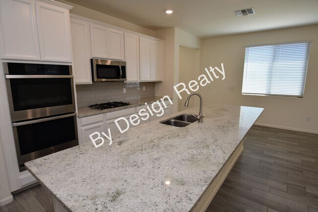 Building Photo - Gladden Farms 3 Bed 2 Bath+Den - 3 Car Garage