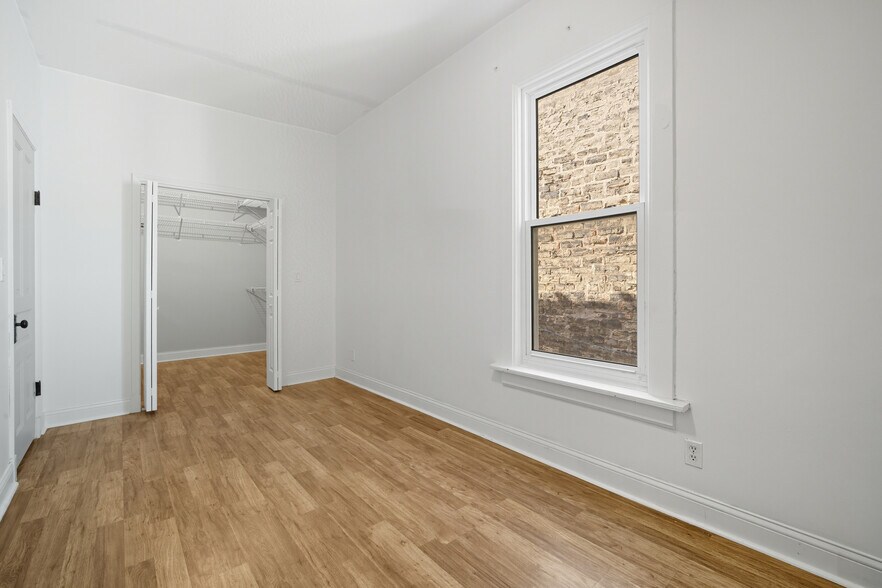 Building Photo - 2609 W Iowa St