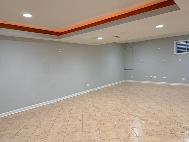 Building Photo - 2305 Sandy Creek Dr