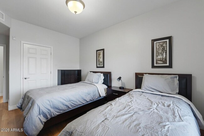 Building Photo - 5350 E Deer Valley Dr