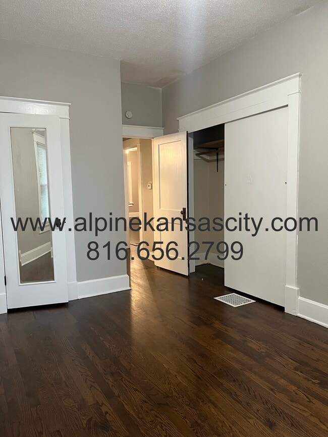 Building Photo - Updated Bungalow in Center District! Section 8 OK.