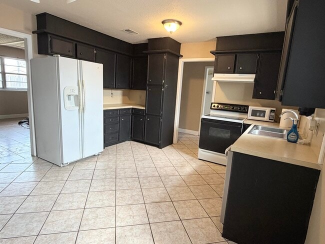 Building Photo - 2310 79th St