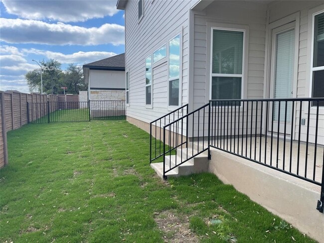 Building Photo - 122 Revere Dr