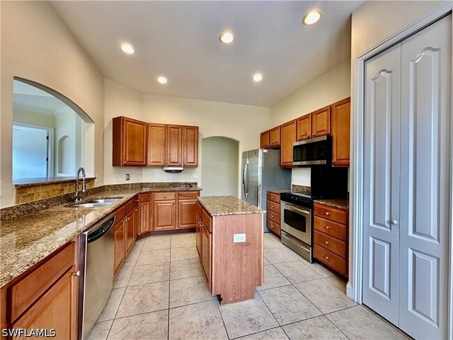 Building Photo - 1303 Verde Dr