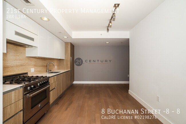 Building Photo - 8 Buchanan St