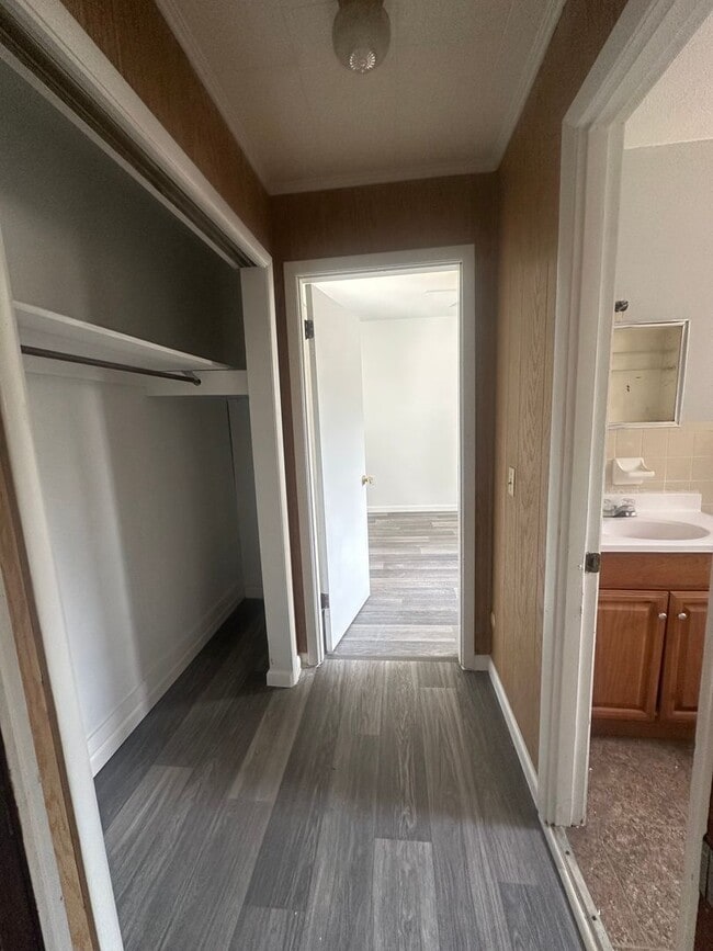 Building Photo - 1 Bed/1 Bath House