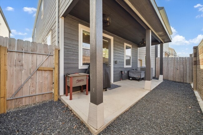 Building Photo - 9954 Storehouse Dr