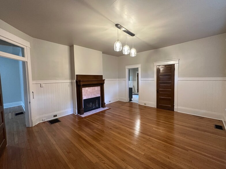 Living Room 13' x 18' - 1212 Brookstown Ave