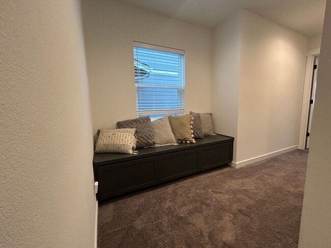 Building Photo - Beautiful Upgraded Vancouver Townhome!