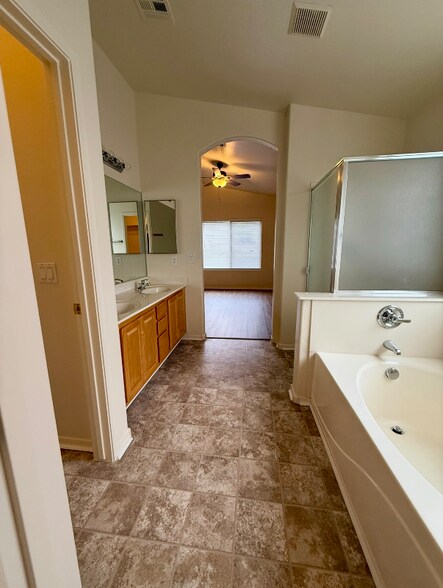 Building Photo - 7451 E Mountain Dr