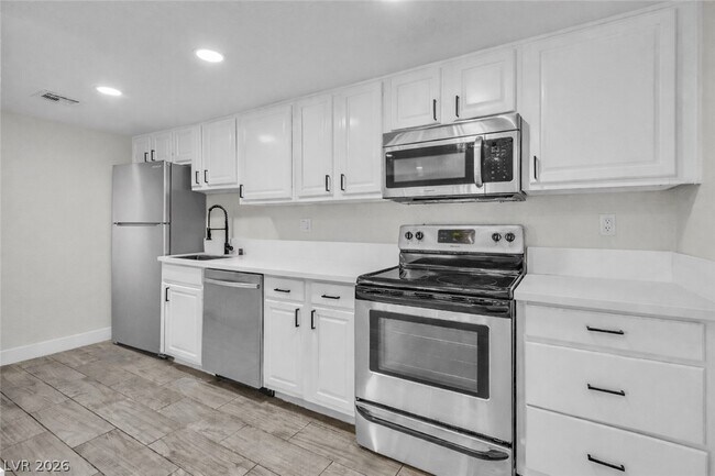 Building Photo - 5009 Indian River Dr