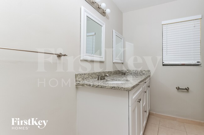 Building Photo - 11646 Anhinga Dr