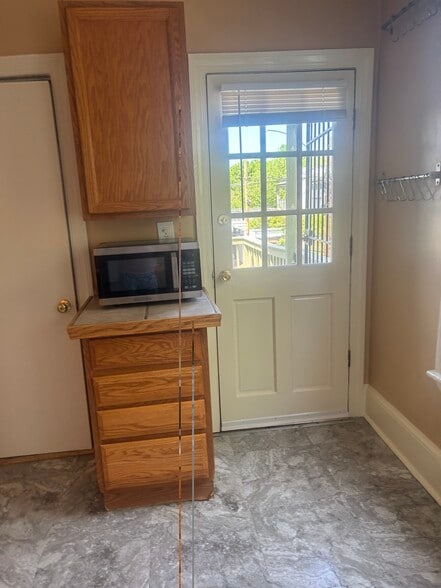 Kitchen - 242 12th Pl NE