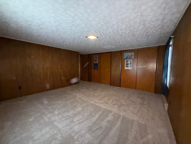 Building Photo - Single Family Home with Two Car Garage