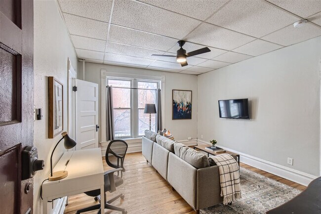 Primary Photo - 2805 E 16th Ave