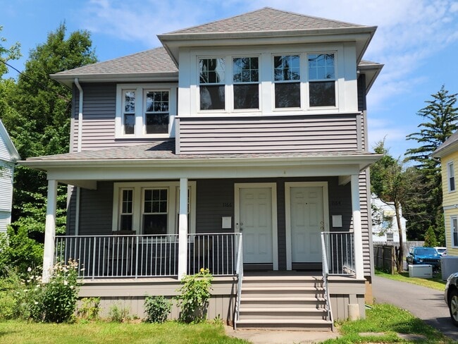 Primary Photo - 1164 New Britain Ave
