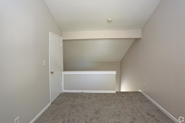 Building Photo - 383 Olympic Ln