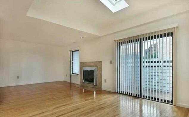 Building Photo - 833 Topsail Ln
