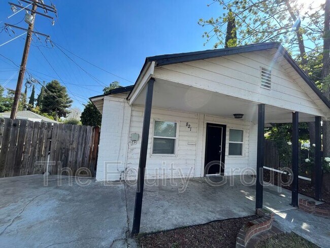 Primary Photo - 821 W Houston Ave