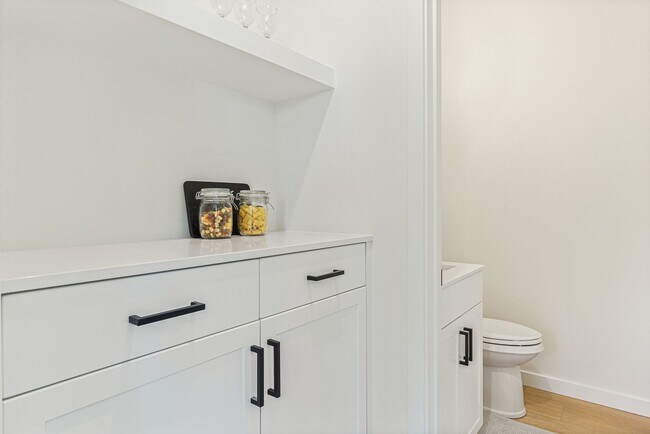 Building Photo - Montlake Townhome