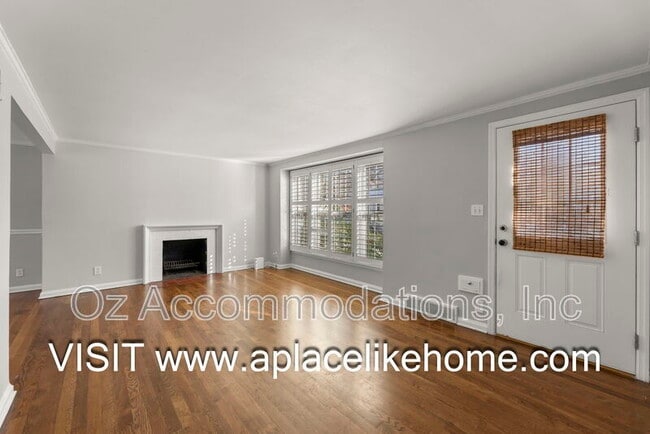 Building Photo - 7404 Village Dr