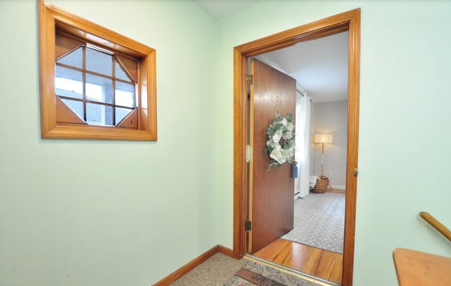 Building Photo - 5 Tunxis Pl