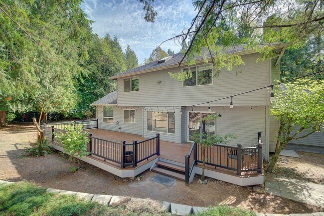 Building Photo - 4Bd/2.5Ba Sammamish Home