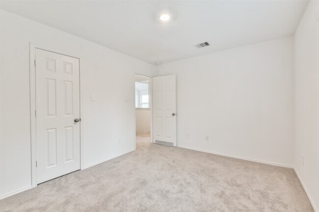 Building Photo - 3707 Solanum Dr