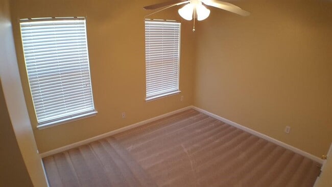 Building Photo - 414 Weatherstone Pl