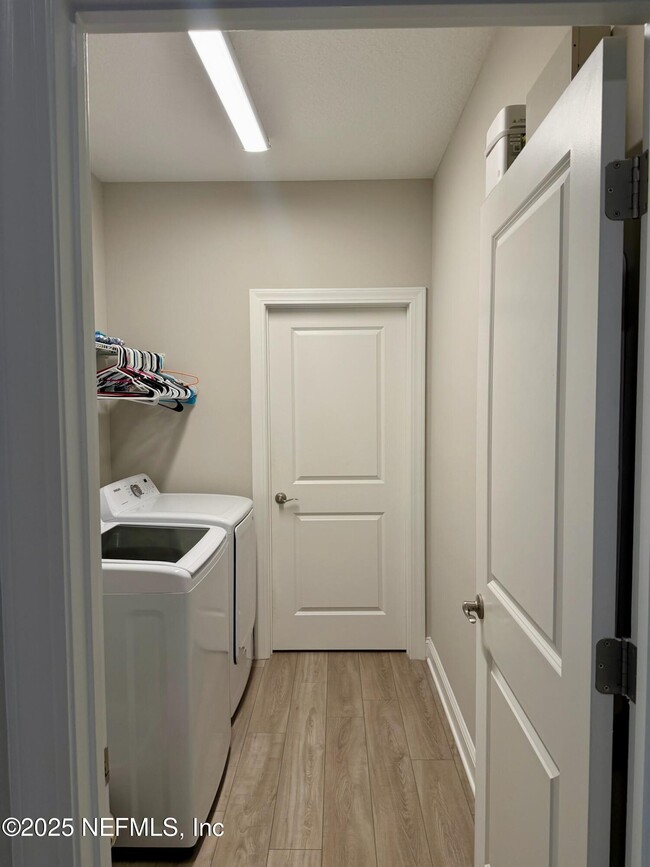 Building Photo - 72 Tarbert Ln