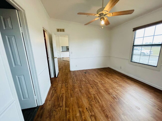 Building Photo - 3 BR, 2 BA doublewide in Pikeville school district