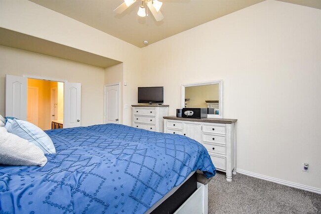 Building Photo - 32903 Silver Mdw Wy