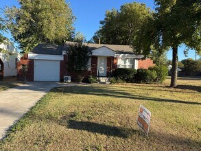 Building Photo - 200 off!  Newly remodeled 2 bed 1 bath walking distance to MWC High School, No carpet, large fenc...
