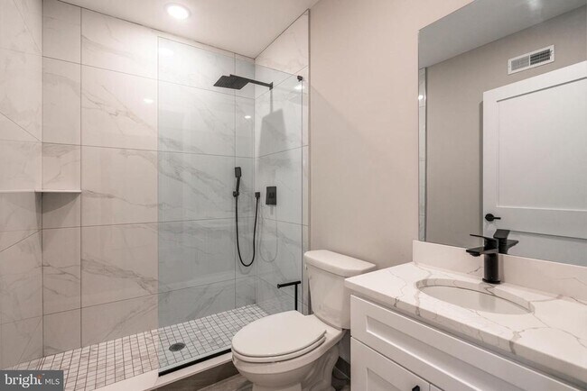 Building Photo - 713 S Mildred St