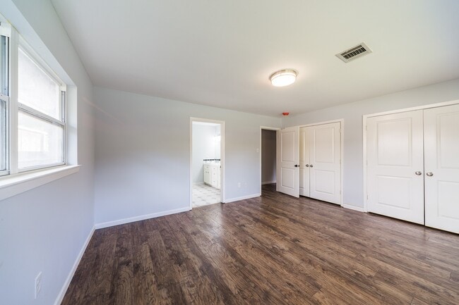 Building Photo - 3627 Tartan Ln