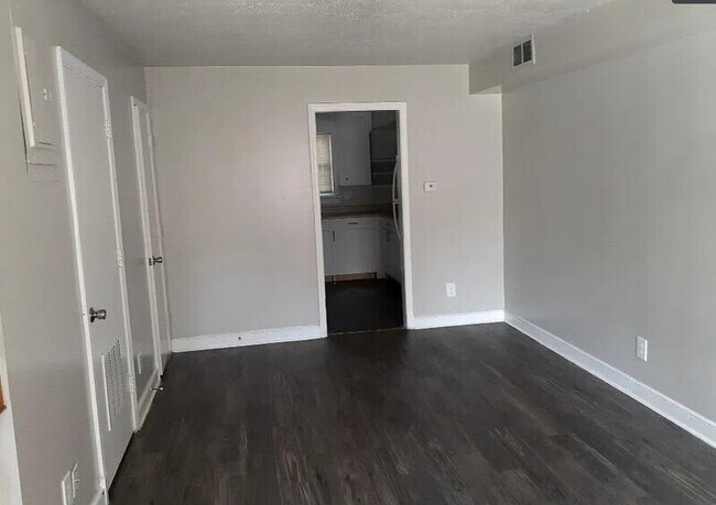 Building Photo - 5439 Remuda Dr