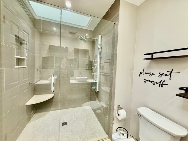 Building Photo - 1900 Summer St