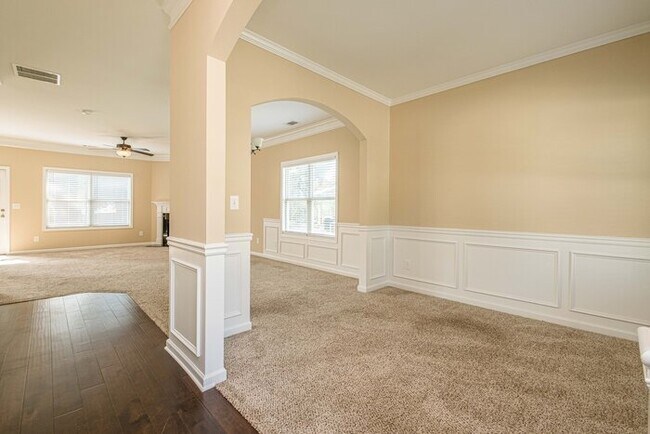 Building Photo - 9675 Rushmore Cir